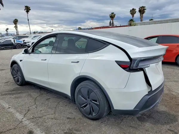 7SAYGDEE3TF347373 2026 TESLA MODEL Y - Image 2