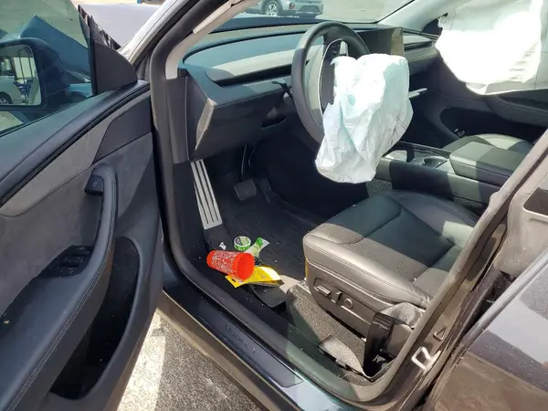 7SAYGDEE3TF347762 2026 TESLA MODEL Y - Image 8