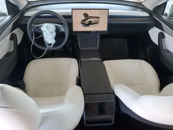 7SAYGDEE3TF348054 2026 TESLA MODEL Y - Image 8