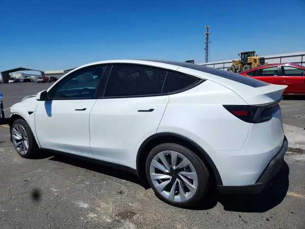 7SAYGDEE3TF349141 2026 TESLA MODEL Y - Image 2
