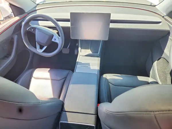 7SAYGDEE3TF349141 2026 TESLA MODEL Y - Image 8