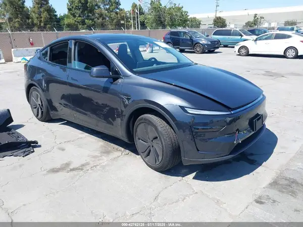 7SAYGDEE3TF354680 2026 TESLA MODEL Y - Image 1