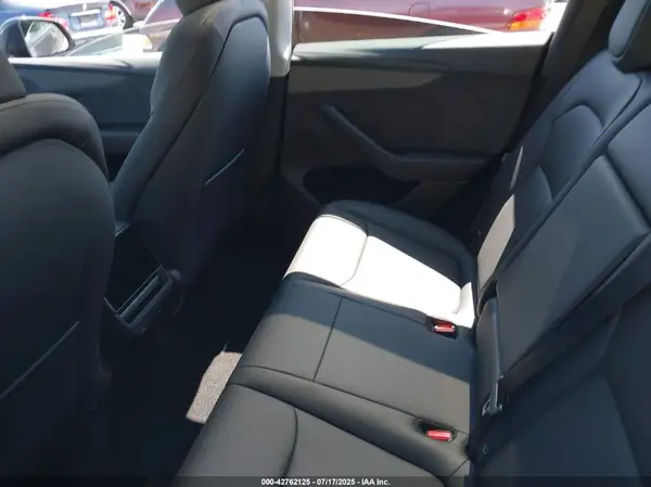 7SAYGDEE3TF354680 2026 TESLA MODEL Y - Image 8