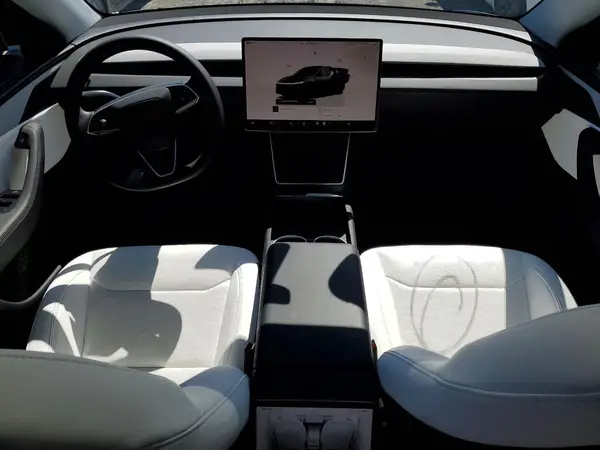 7SAYGDEE3TF355621 2026 TESLA MODEL Y - Image 8