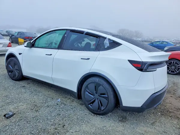 7SAYGDEE3TF358549 2026 TESLA MODEL Y - Image 2
