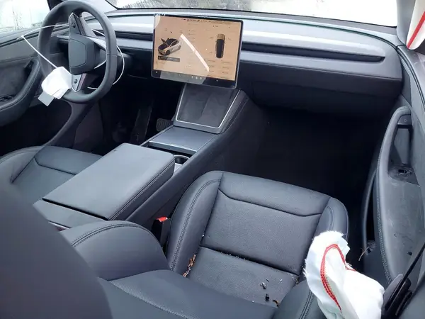 7SAYGDEE3TF358549 2026 TESLA MODEL Y - Image 8