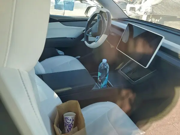 7SAYGDEE3TF364951 2026 TESLA MODEL Y - Image 8