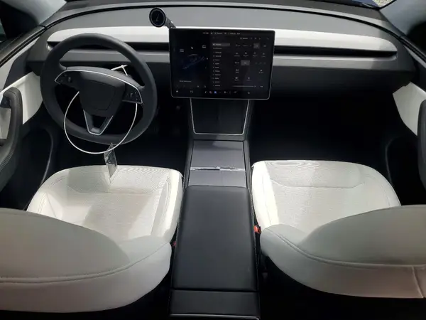 7SAYGDEE3TF391566 2026 TESLA MODEL Y - Image 8