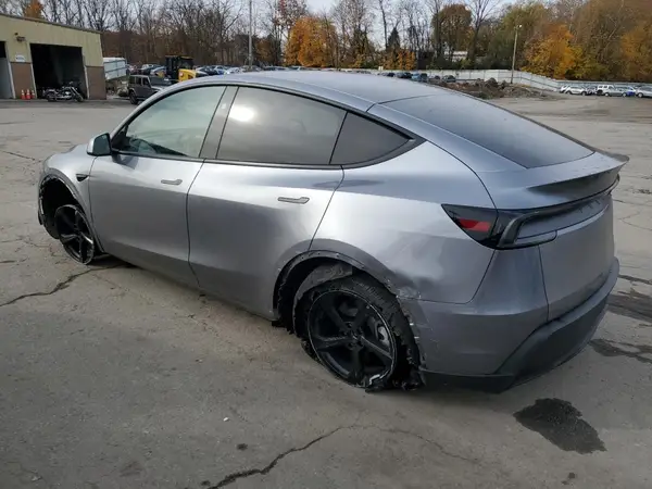 7SAYGDEE3TF405420 2026 TESLA MODEL Y - Image 2