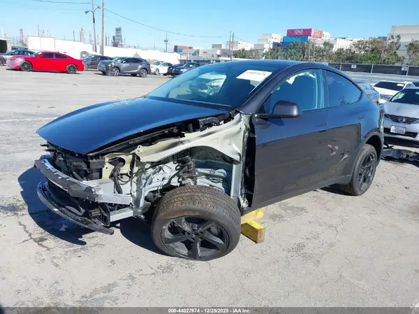 7SAYGDEE3TF419852 2026 TESLA MODEL Y - Image 2