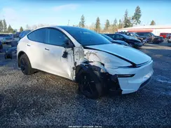 7SAYGDEE3TF421889 2026 TESLA MODEL Y
