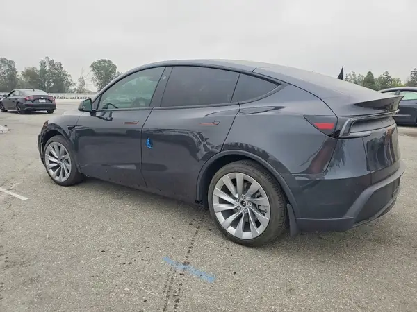 7SAYGDEE3TF443245 2026 TESLA MODEL Y - Image 2