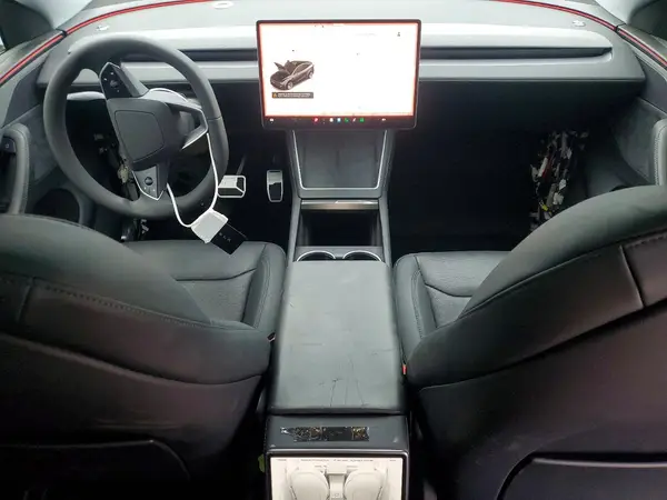 7SAYGDEE3TF443245 2026 TESLA MODEL Y - Image 8