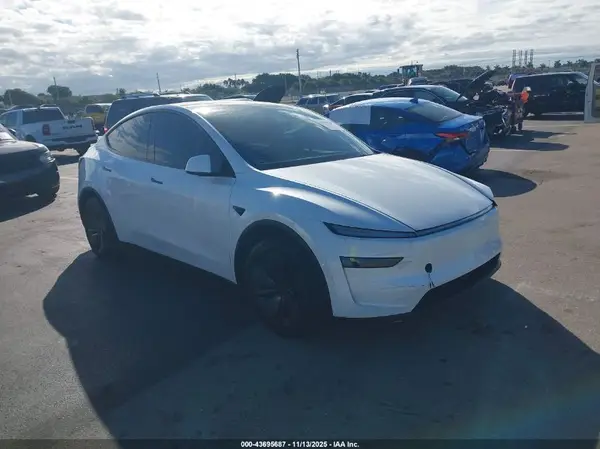 7SAYGDEE3TF445013 2026 TESLA MODEL Y - Image 1