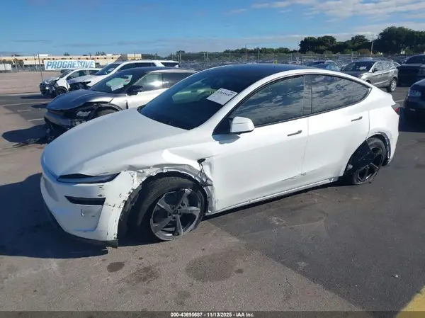 7SAYGDEE3TF445013 2026 TESLA MODEL Y - Image 2