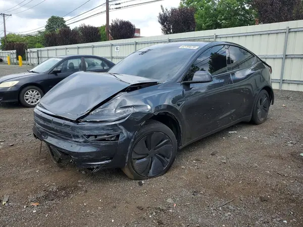 7SAYGDEE3TF446596 2026 TESLA MODEL Y - Image 1