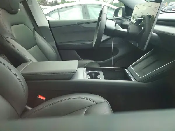 7SAYGDEE3TF446596 2026 TESLA MODEL Y - Image 8