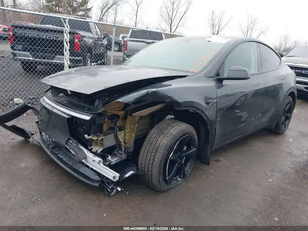 7SAYGDEE3TF446601 2026 TESLA MODEL Y - Image 2