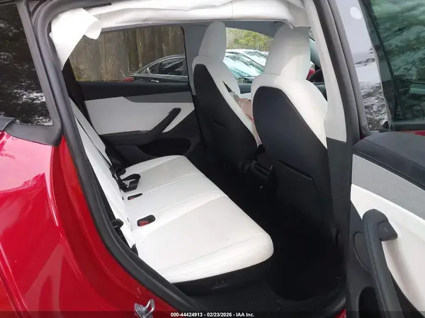 7SAYGDEE3TF461907 2026 TESLA MODEL Y - Image 8