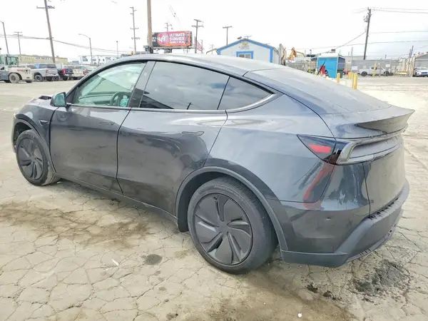 7SAYGDEE3TF516453 2026 TESLA MODEL Y - Image 2
