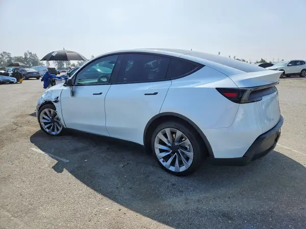 7SAYGDEE3TF519398 2026 TESLA MODEL Y - Image 2