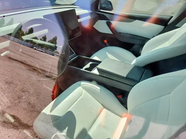 7SAYGDEE3TF519398 2026 TESLA MODEL Y - Image 8