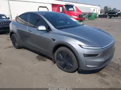7SAYGDEE3TF520275 2026 TESLA MODEL Y