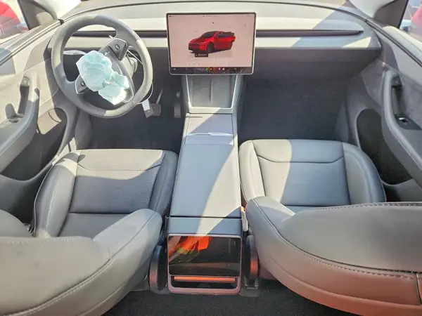 7SAYGDEE3TF522513 2026 TESLA MODEL Y - Image 8