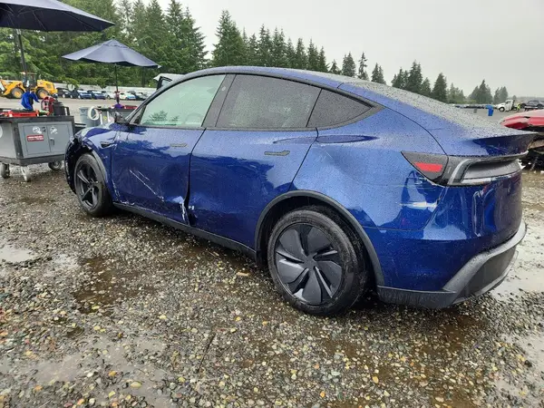 7SAYGDEE3TF540168 2026 TESLA MODEL Y - Image 2