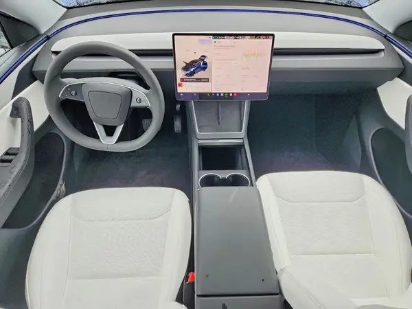 7SAYGDEE3TF540168 2026 TESLA MODEL Y - Image 8