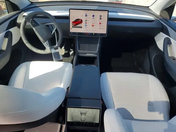 7SAYGDEE3TF551672 2026 TESLA MODEL Y - Image 8