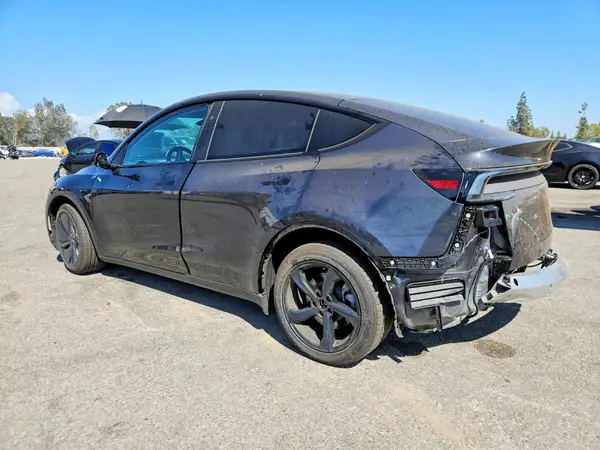 7SAYGDEE3TF561943 2026 TESLA MODEL Y - Image 2