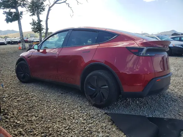 7SAYGDEE3TF567533 2026 TESLA MODEL Y - Image 2