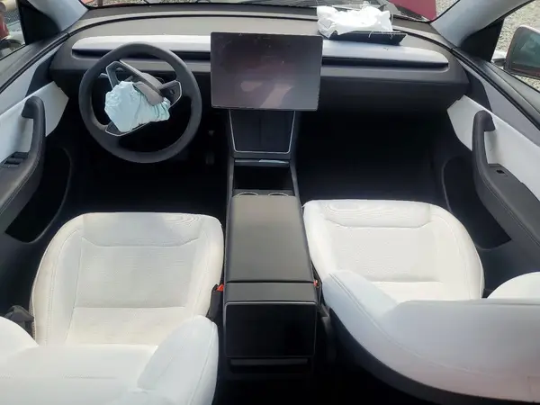 7SAYGDEE3TF567533 2026 TESLA MODEL Y - Image 8