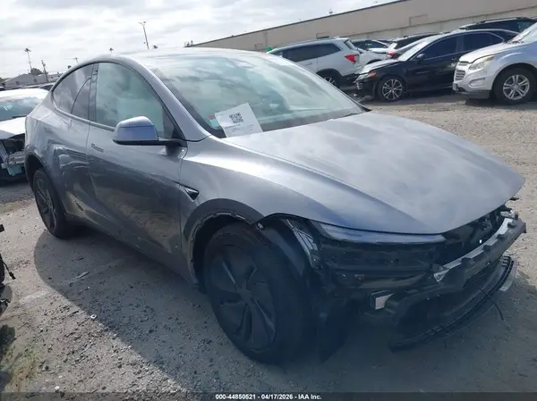 7SAYGDEE3TF588219 2026 TESLA MODEL Y - Image 1
