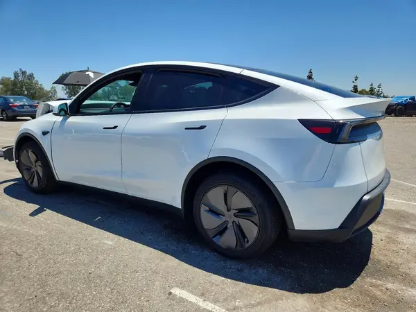 7SAYGDEE3TF622370 2026 TESLA MODEL Y - Image 2