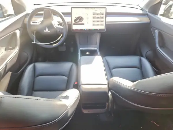 7SAYGDEE4NA005656 2022 TESLA MODEL Y - Image 8