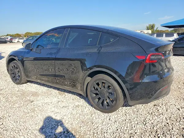7SAYGDEE4NA006323 2022 TESLA MODEL Y - Image 2