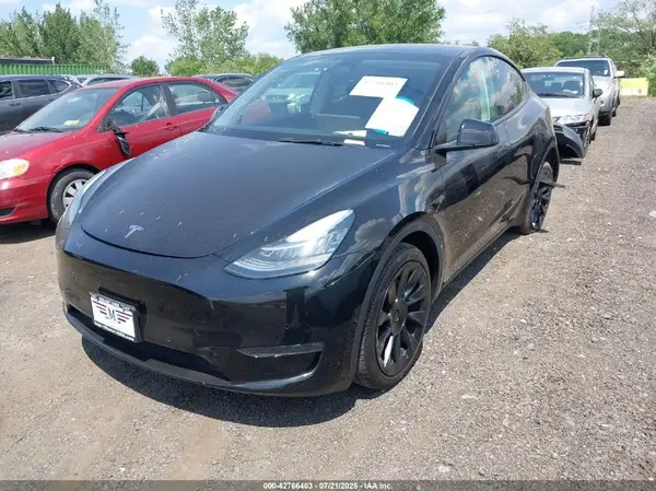 7SAYGDEE4NA007231 2022 TESLA MODEL Y - Image 2