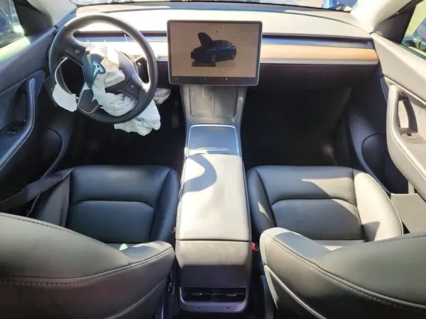 7SAYGDEE4NA007570 2022 TESLA MODEL Y - Image 8