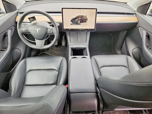 7SAYGDEE4NA008279 2022 TESLA MODEL Y - Image 8