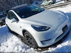7SAYGDEE4NA010811 2022 TESLA MODEL Y