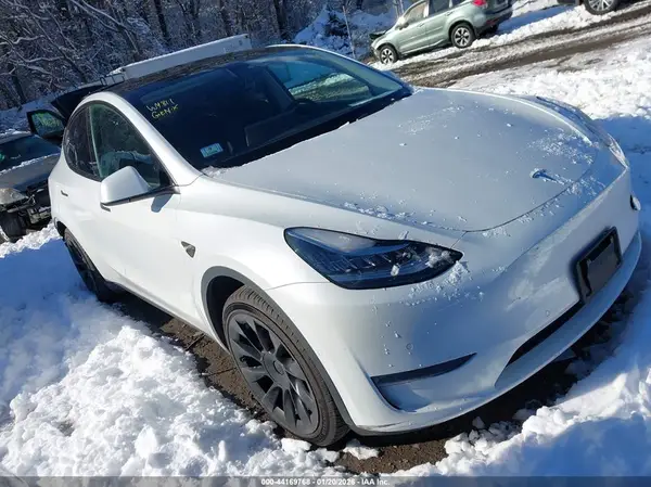 7SAYGDEE4NA010811 2022 TESLA MODEL Y - Image 1