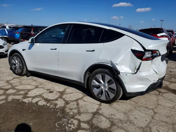 7SAYGDEE4NA013126 2022 TESLA MODEL Y - Image 2