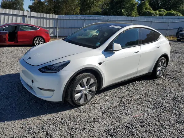 7SAYGDEE4NA013241 2022 TESLA MODEL Y - Image 1
