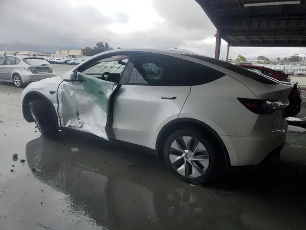 7SAYGDEE4NA015233 2022 TESLA MODEL Y - Image 2
