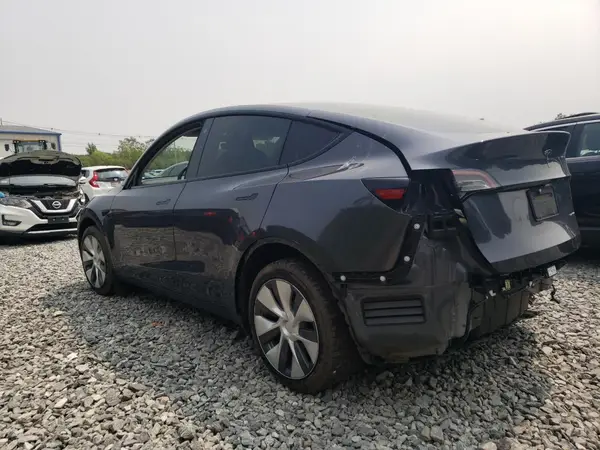 7SAYGDEE4NA016947 2022 TESLA MODEL Y - Image 2