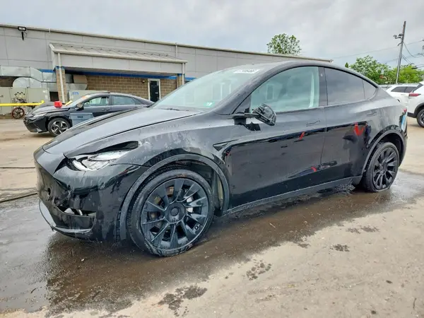 7SAYGDEE4NA017306 2022 TESLA MODEL Y - Image 1