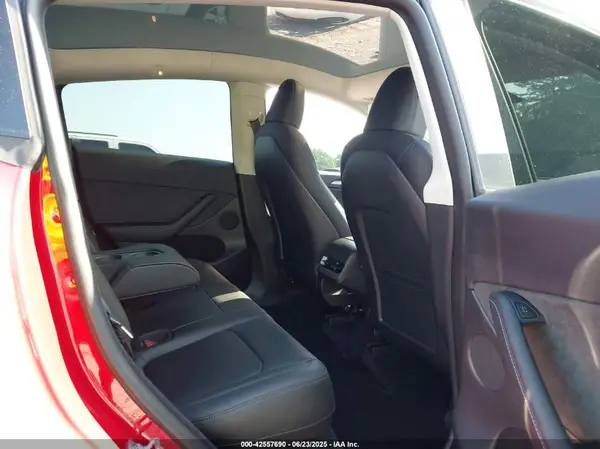 7SAYGDEE4NA022148 2022 TESLA MODEL Y - Image 8