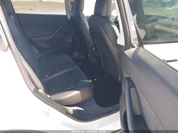 7SAYGDEE4NF307693 2022 TESLA MODEL Y - Image 8